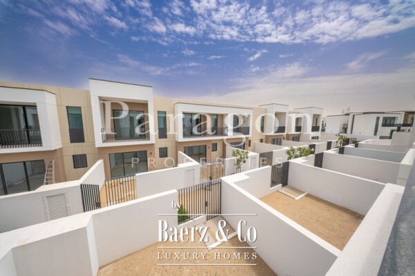 photo 9 Brand New | Single Row | Prime Location